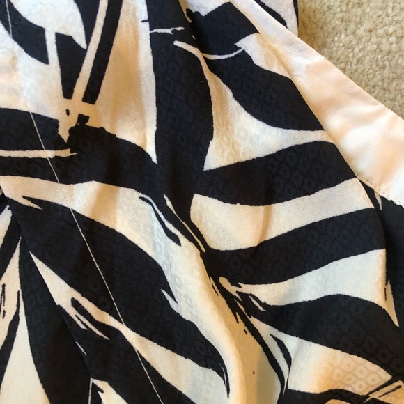 Boho Chic Tropical Cross Over Halter Crop Top - Picture 5 of 6